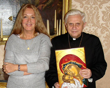 Vassula Ryden mit Papst Ratzinger