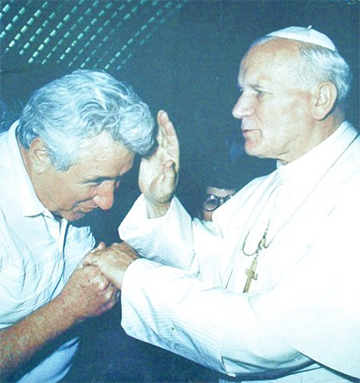 Papst Johannes Paul II mit Joey